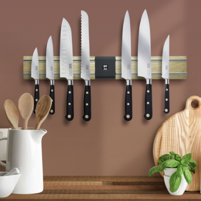 Bisbell No.21 Bisichef No.21 - Oak Centre-mount Magnetic Knife Rack 45cm