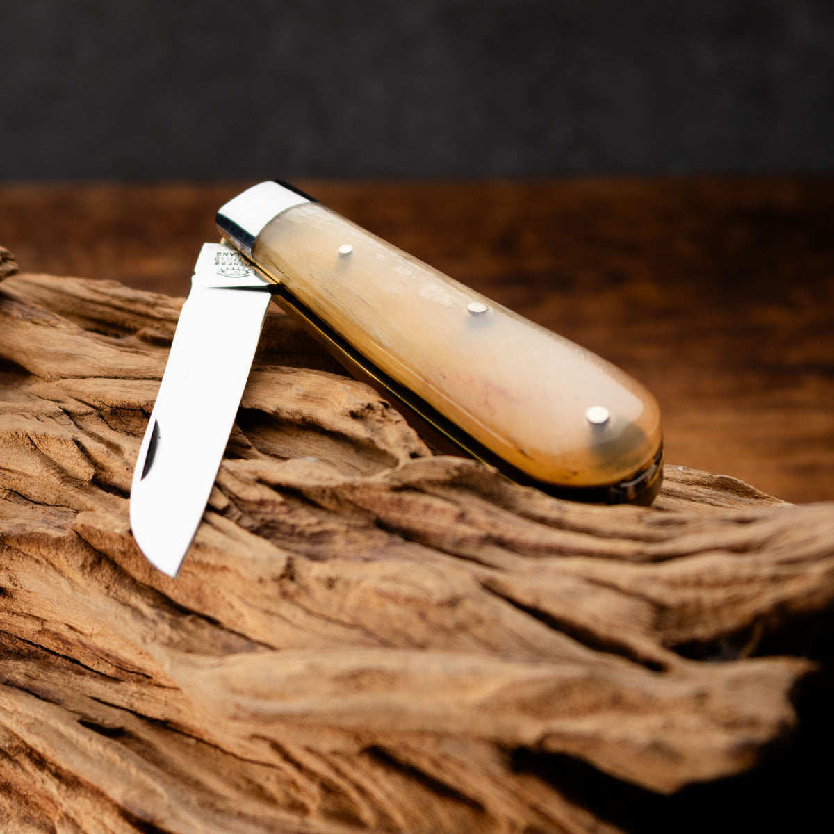 Taylors Eye Witness Premier Collection - Single Blade Lambfoot Blade Rams Horn Scales Worked Back