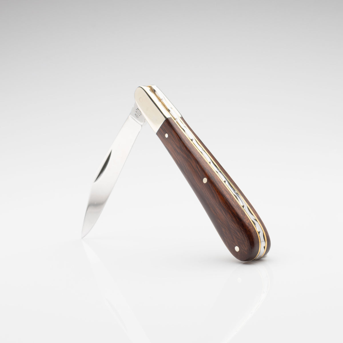 Taylors Eye Witness Premier Collection - Single Blade Gentlemans Clip Point Ironwood Scales Worked Back