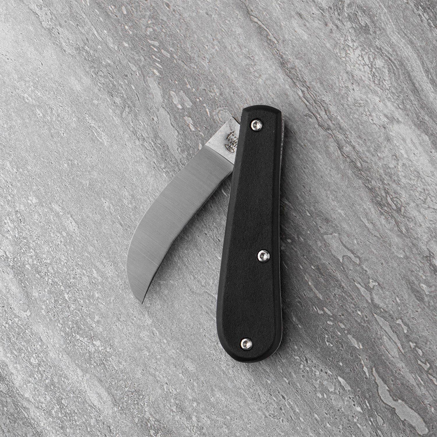 Taylors Eye Witness Endurance Sheffield Made Peach Pruner Pocket Knife Black