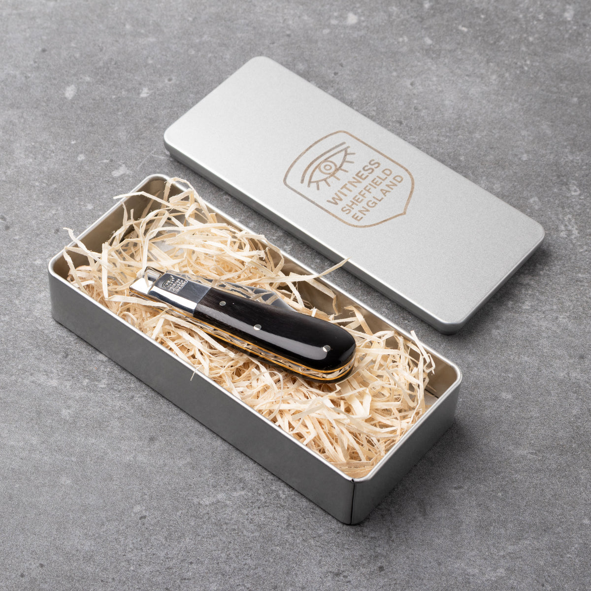 Taylors Eye Witness Premier Collection - Single Blade Buffalo Horn Worked Back