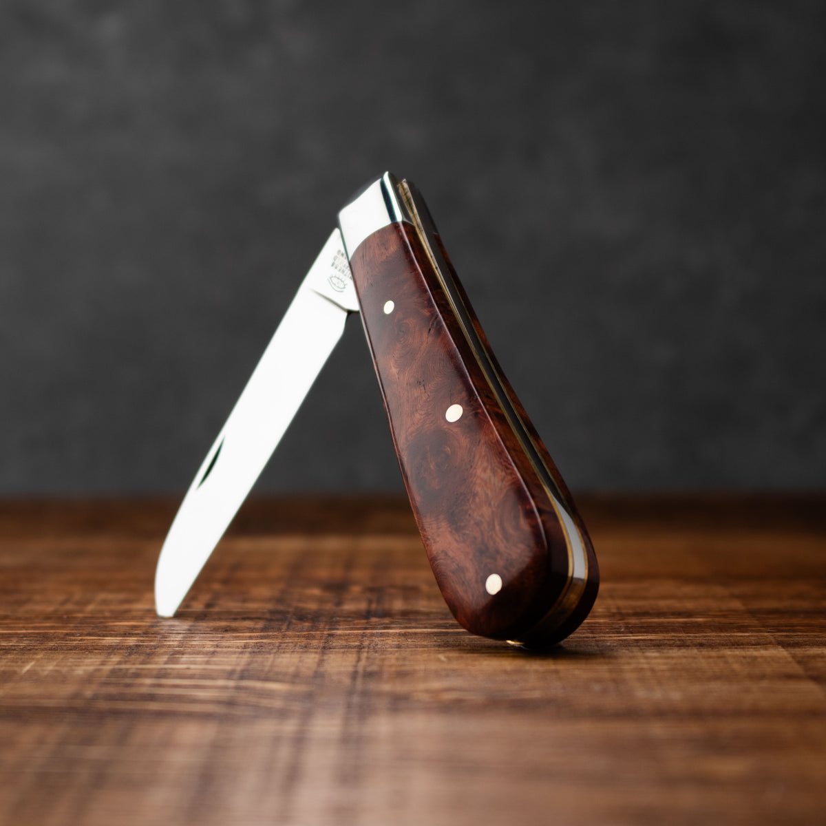 Taylors Eye Witness Premier Collection - Single Blade Lambfoot Blade Amboyna Scales Plain Back Spring