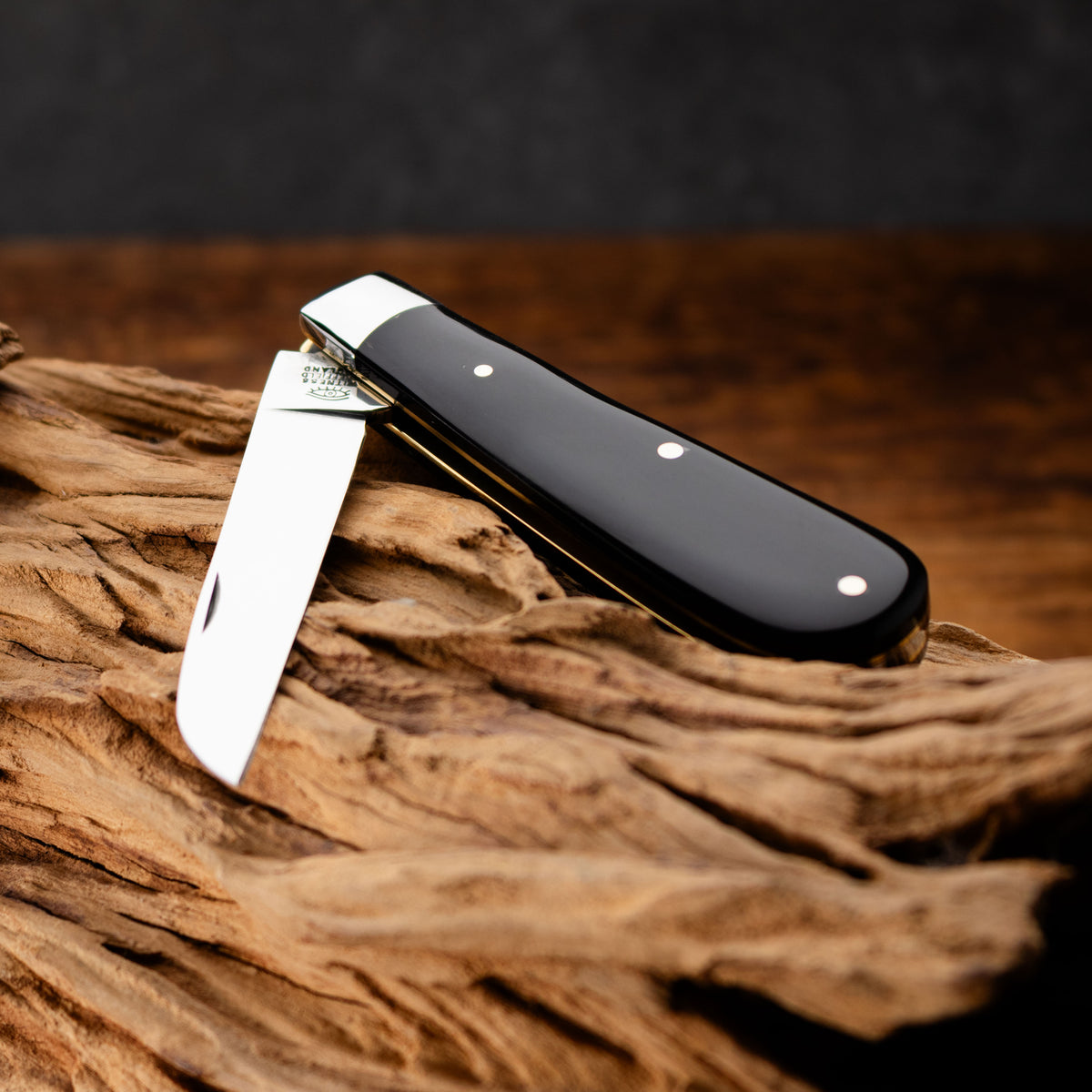 Taylors Eye Witness Premier Collection - Single Blade Lambfoot Blade Buffalo Scales Plain Back Spring