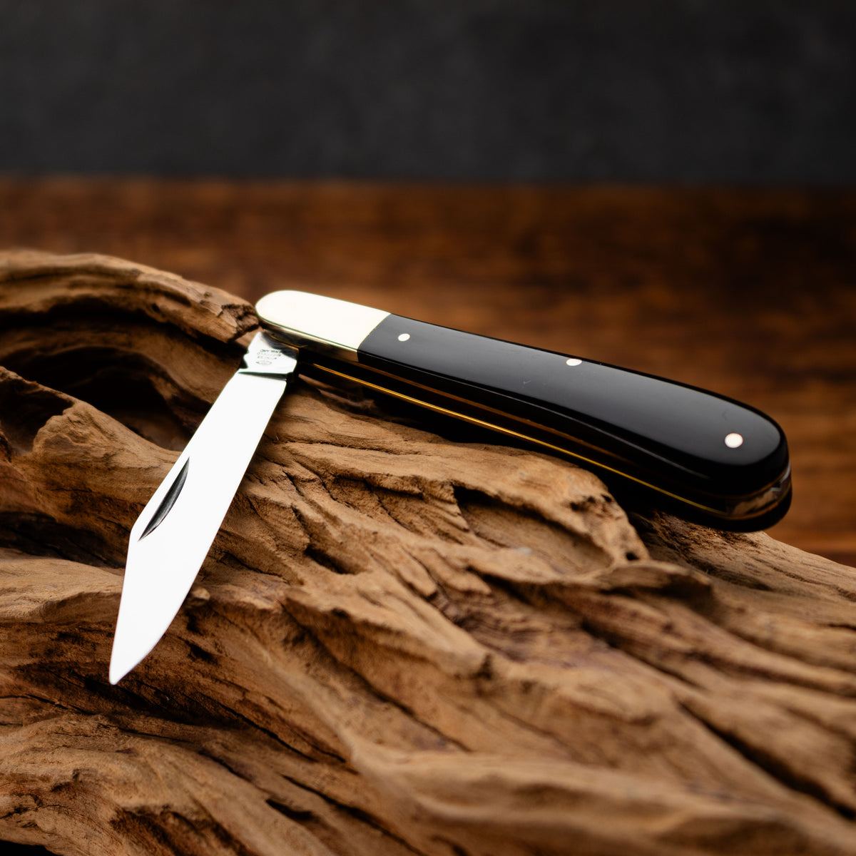 Premier Collection - Single Blade Gentlemans Clip Point Buffalo Scales Worked Back