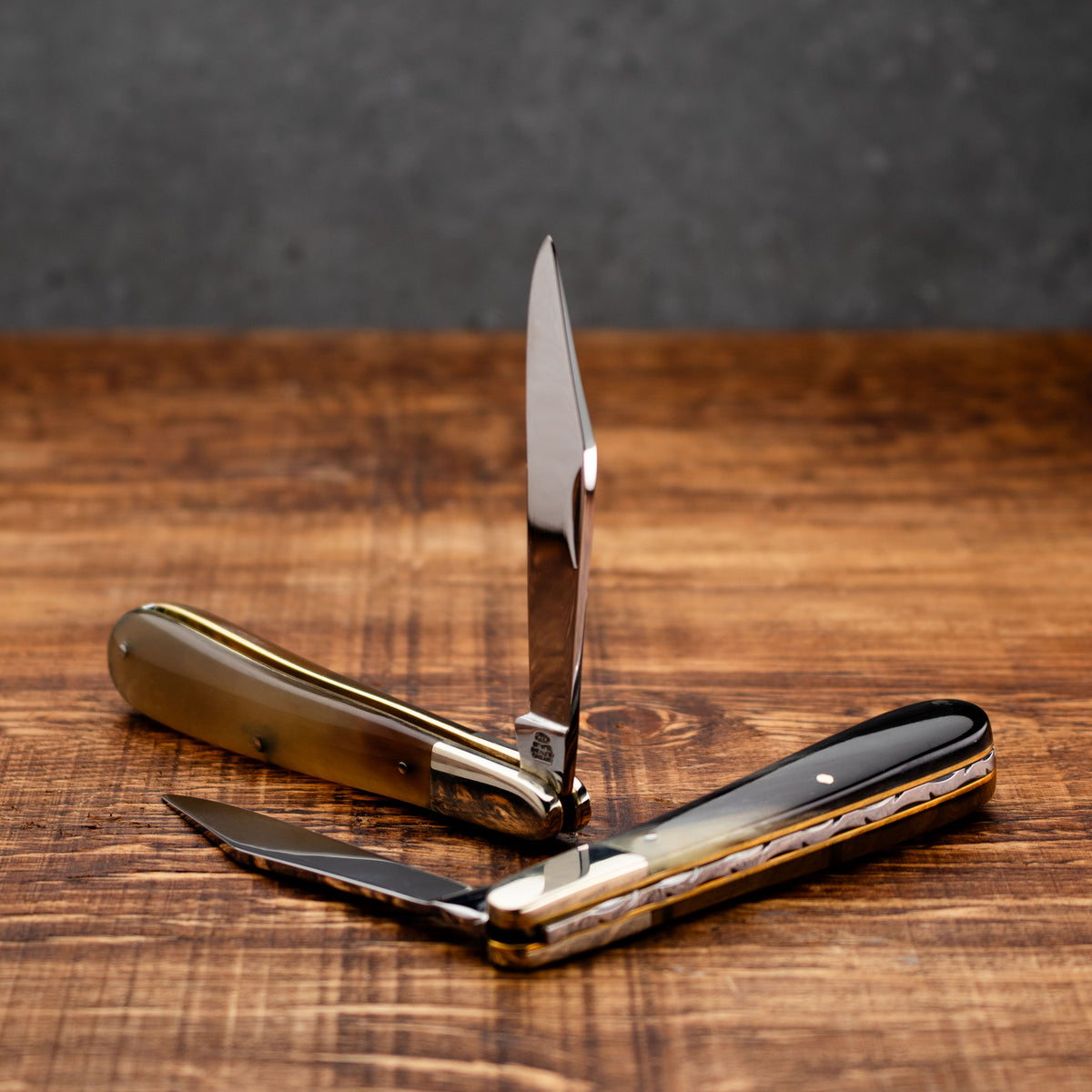 Premier Collection - Single Blade Gentlemans Clip Point Rams Horn with Worked Back Scales