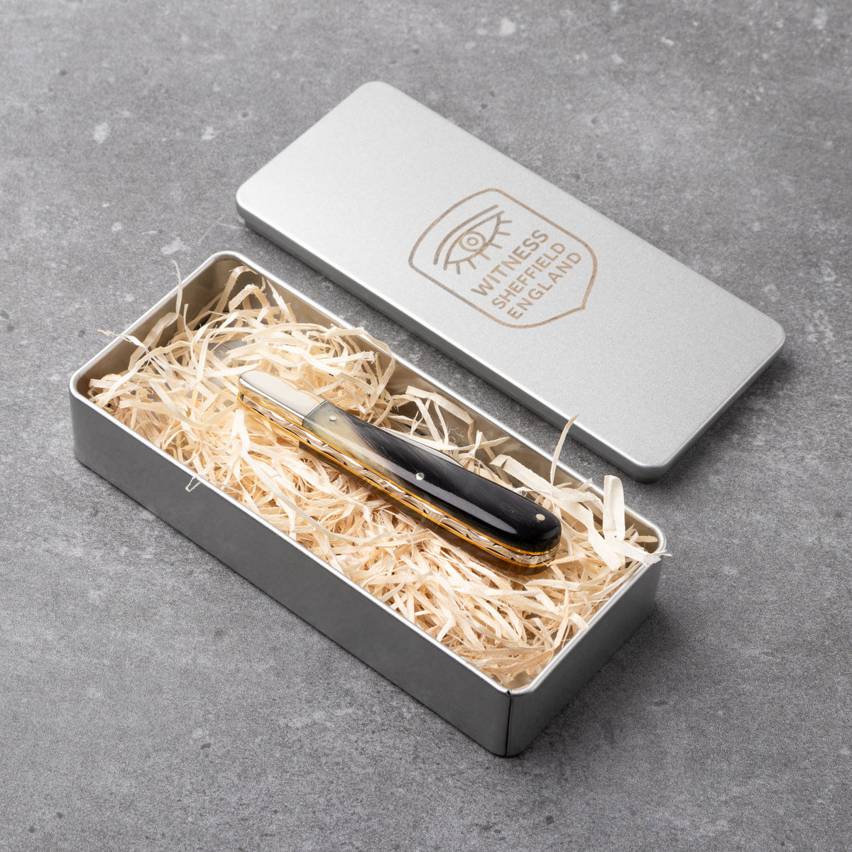 Premier Collection - Single Blade Gentlemans Clip Point Rams Horn with Worked Back Scales