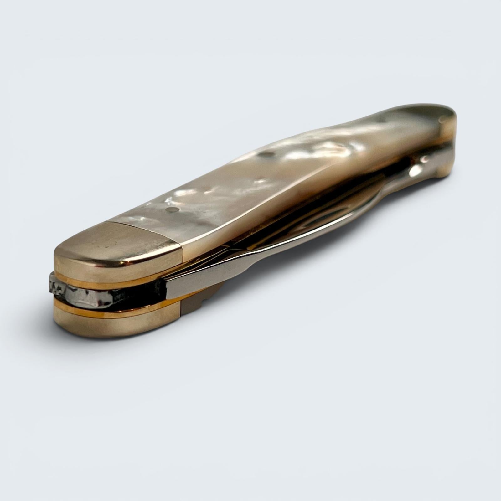 Premier Collection Twin  Blade Double Bolstered Penknife with Mother of Pearl  Scales Plain Backspringpc1112 mop p[[