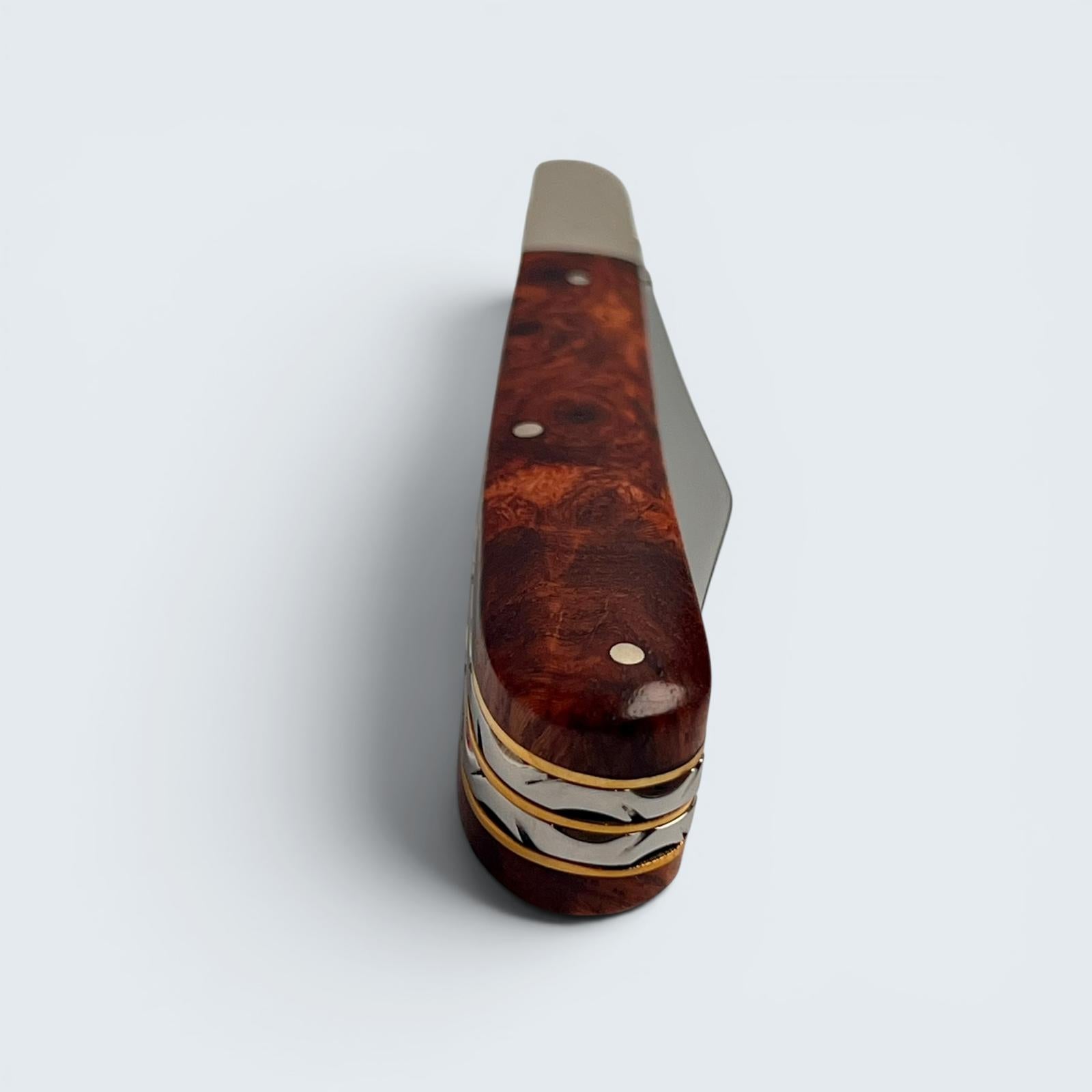 Premier Collection Twin Gentleman's Clip Point Blade with Amboyna Scales Worked Back